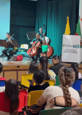 Batuta Caldas impulsa formación en cuerdas frotadas en Neira