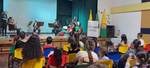 Batuta Caldas impulsa formación en cuerdas frotadas en Neira